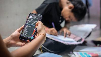 KPM umum garis panduan keselamatan dan larangan telefon pintar sekolah