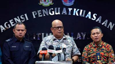 Tanker vessel MT Ceres 1 located at Pulai Tioman – MMEA