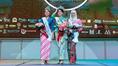 Miss World Kebaya celebrates traditional glamour