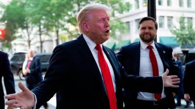 Trump denies signing Epstein letter, calls it a hoax by Democrats