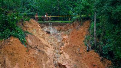 Police order 20 houses vacated following landslide in Taman Melawati