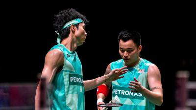 Aaron-Wooi Yik, Pearly-Thinaah tough openers at China Masters 2025