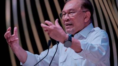 PM Anwar urges Malaysians to cherish peace amid global conflicts