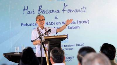 Malaysia akan wajibkan platform media sosial laksana had umur pengguna