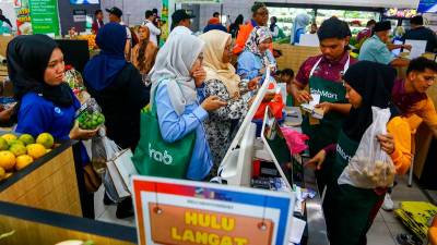‘Rising cost of living outpacing financial aid’