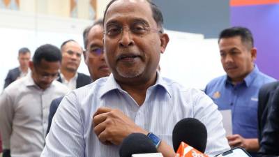 Journalists must return to basics, uphold integrity in post-truth era – Zambry