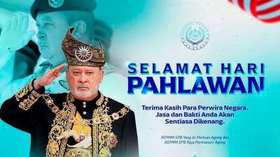 Agong, Permaisuri zahir penghargaan kepada perwira negara