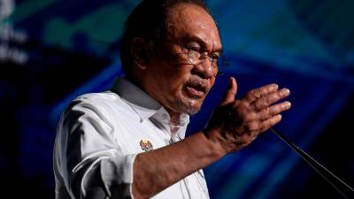 PM Anwar urges Muslims to emulate Prophet Muhammad in nation-building