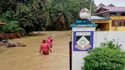 Flash floods force evacuation of over 260 in Saratok