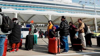 China sees 135 mln domestic trips in New Year holiday 