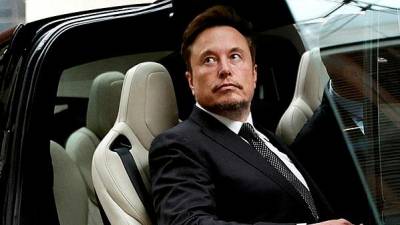 Musk personally hands over first Tesla ‘Cybertrucks’ to buyers 