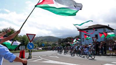 Israel Premier Tech cycling team removes name from jerseys after protests
