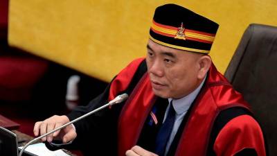 Speaker DUN Selangor gesa Mohamed Azmin tarik balik tuduhan
