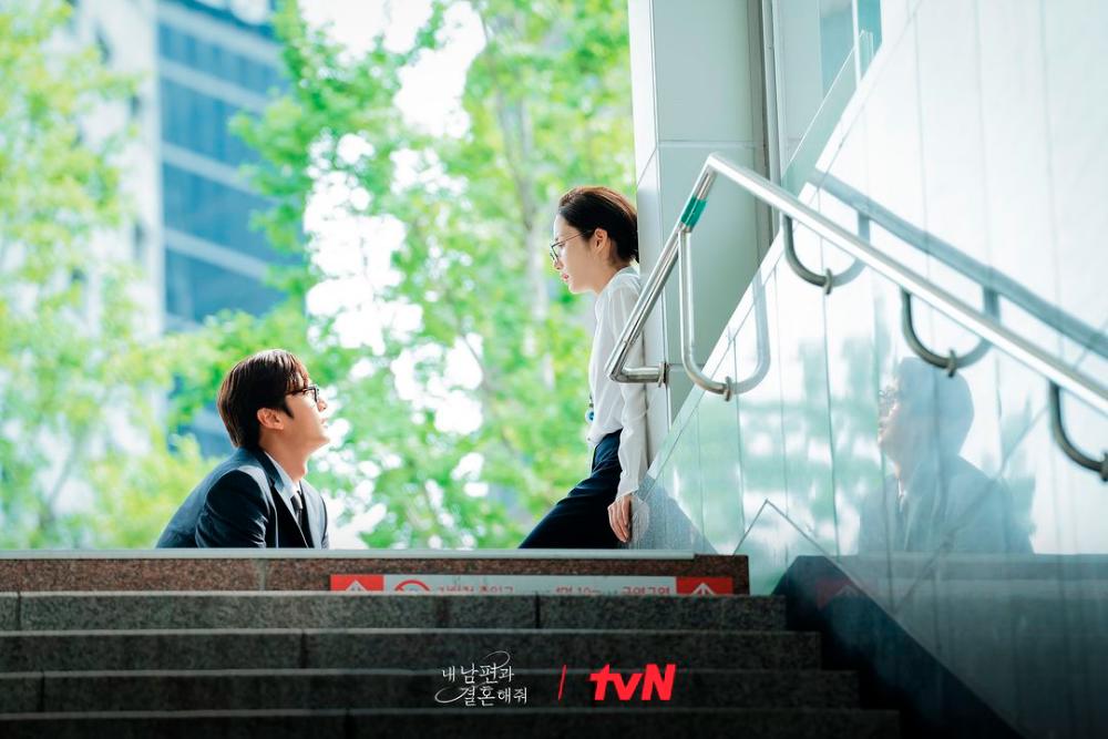 Marry My Husband is based on webcomic Nae Nampyeongwa Gyeolhonhaejweo by Seong So Jak. – PICS BY INSTAGRAM/@tvn_drama