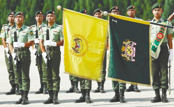 Members of the first battalion of the Royal Malay Regiment during a final rehearsal at the Sungai Besi Military Camp for the King’s installation ceremony. – BERNAMAPIC