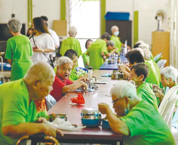 Norazman said well operated private elderly care centres can contribute to meeting the growing demand and ensuring a high standard of care that aligns with the department’s guidelines. – BERNAMAPIC