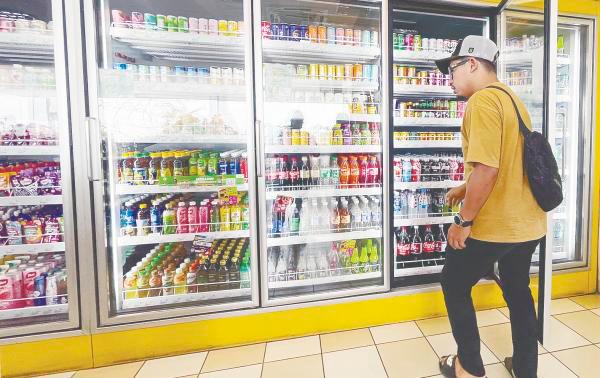 Sharifa Ezat said beverage companies producing zero sugar products should clearly state the quantity of artificial sweeteners on the labels. – ADIB RAWI YAHYA/THESUN