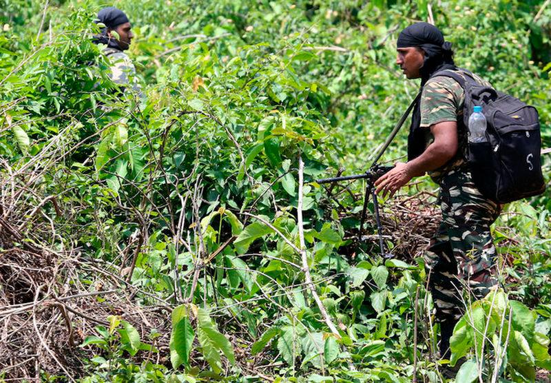 Military personnel patrol the Saranda forest area during an operation against Maoist rebels in the West Singhbhum district of India’s eastern Jharkhand state. Photo: AFP