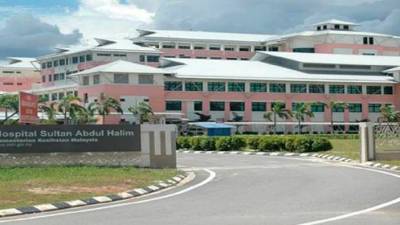 Two still hospitalised after suspected infection at Yan camp