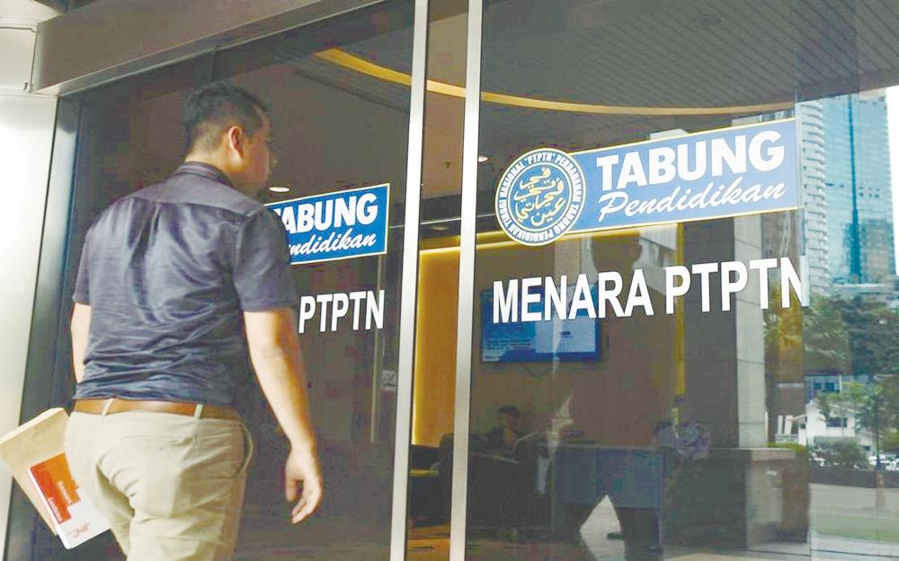 Tan said repaying the loan is not just a responsibility but a national imperative as borrowers being in default will jeopardise access to financing for future students. – AMIRUL SYAFIQ/THESUN