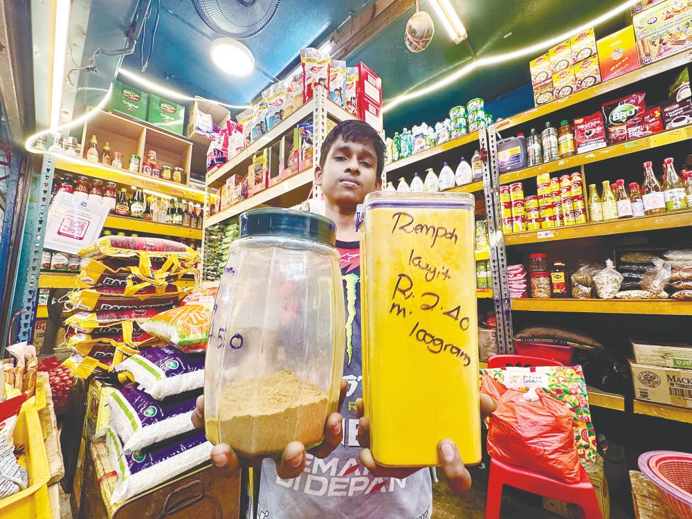 Saravanan said with Deepavali looming, the rising cost of essential goods will further affect the B40 and M40 households who are already struggling financially. – Adam AMIR HAMZAH/THESUN