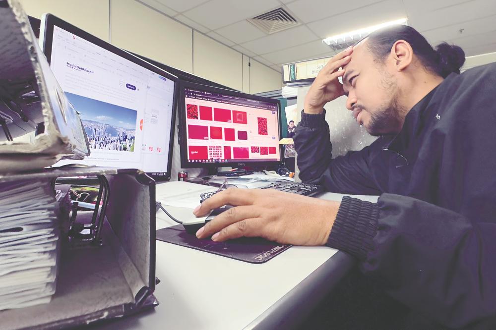 Burnout drains employees’ motivation and energy, so it is crucial that employers adopt a flexible approach to work. – SYED AZAHAR SYED OSMAN/THESUN