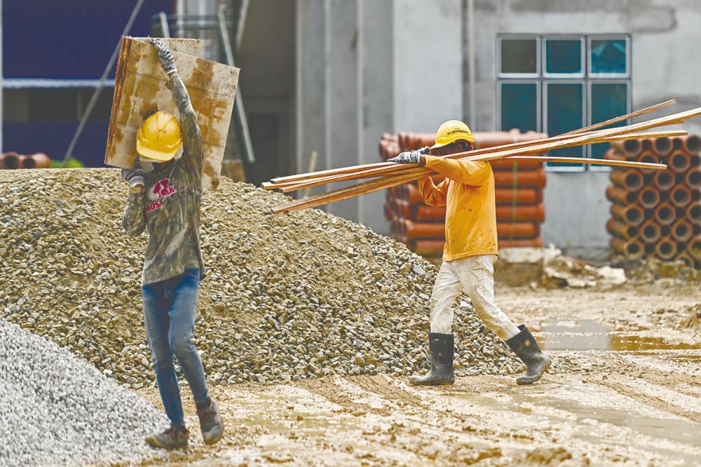 Syed Hussain said currently, foreign workers can contribute to the EPF voluntarily, but employers are also required to contribute RM5 each month to their EPF. – Bernamapic