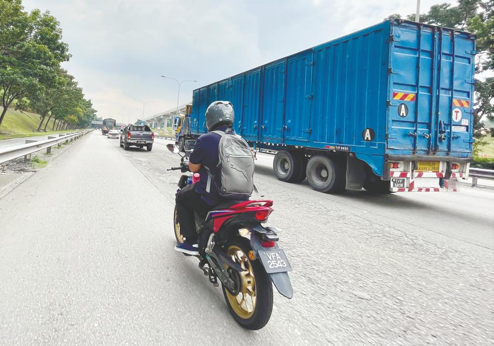 Wong said highways and busy roads have become the hotspots for collisions involving heavy vehicles. – ADIB RAWI YAHYA/THESUN