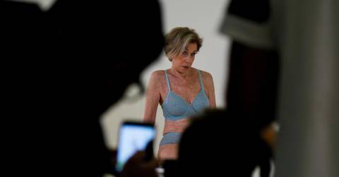 79-Year-Old Brazilian Model Poses In Lingerie To Make Statement