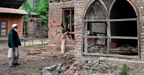 Blasts rock Indian Kashmir, Amritsar as Pakistan conflict escalates
