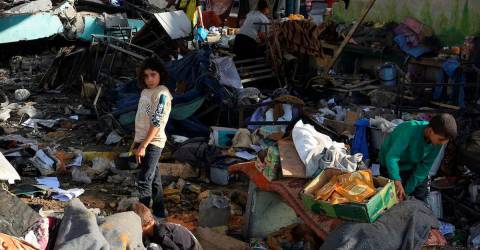 Gaza aid foundation chief quits as further Israeli airstrikes kill dozens