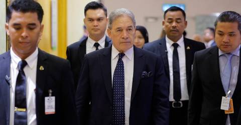 新西兰副总理离开马来西亚前往马尼拉