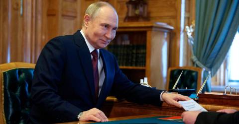 Putins order for three-day truce with Ukraine enters force