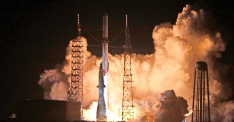 US grounds SpaceX’s Starship after fiery mid-air explosion