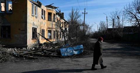 Zelensky says 100,000 without heat in Ukrainian city after Russian strike