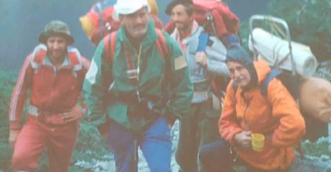 Daughters scale Argentine peak, retrieve dead mountaineer dads photos