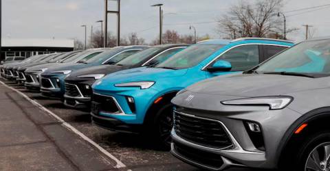 US car prices higher in April after tariffs hit