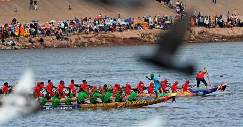 Cambodia's popular Water Festival attracts 4.9m visitors to capital