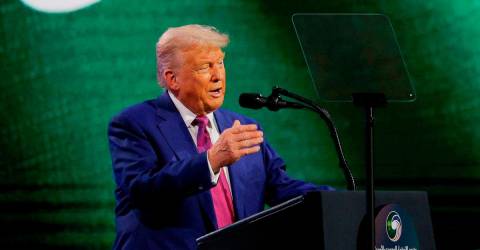 Trump calls for global response to Gaza crisis, vows to end war
