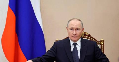 Russian nationalists press Putin to fight on in Ukraine