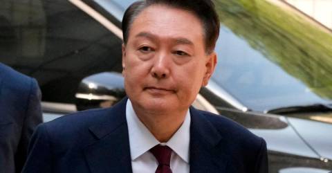 South Koreas presidential candidates prepare to face off in first debate