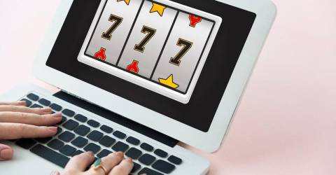 Online gambling ensnares 960,000 Indonesian students