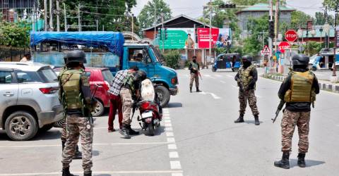 Indian army says talks with Pakistans military operations chief delayed