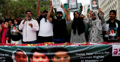 Suicide bomber kills five on school bus in Pakistans Balochistan