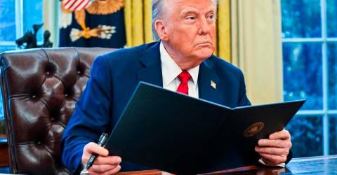 Trump insists Egypt, Jordan will take Gazans