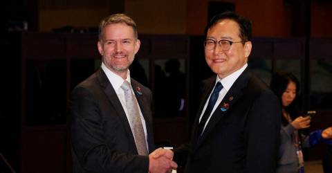 Taiwan meets with US for tariff talks in South Korea