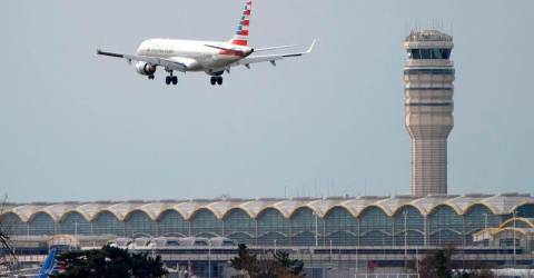 US agencies open probe after two Washington flights abort landings due to Army helicopter