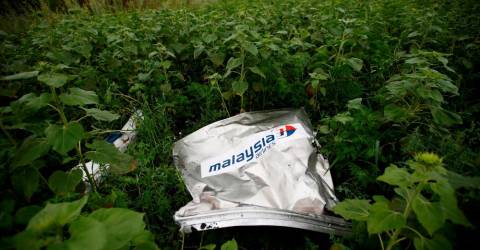 Family of American killed on Malaysian Airlines flight can sue Russian bank, US court rules