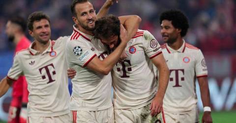 Kane scores four as Bayern put nine past Zagreb in the Champions League