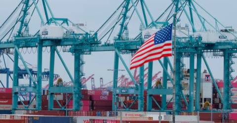 Trumps tariffs bite at quiet US ports